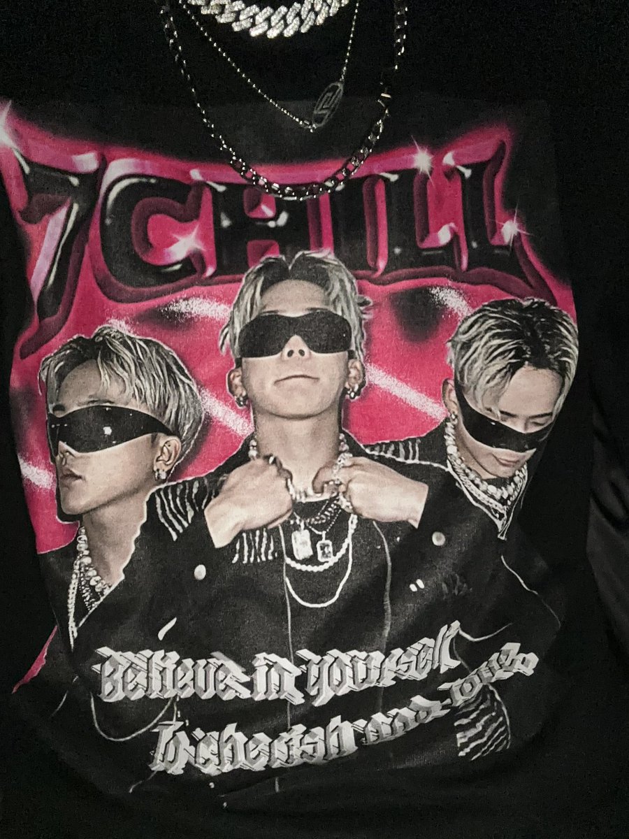 rui_tr03's tweet photo. リハで服見せつけて「俺やん👍👍」もらって

グリーティングでバカ叫んで
見つけてくれた瞬間笑って
バカ強いハイタッチからの

胸にグーパン貰いました！！❤️‍🔥💥🤛

帰る前に振り返ってくれてずっとニコニコ☺️

グリーティングは周りと協力大事！
協力してくれたトゥメさんありがとっ https://t.co/vO8Yx5Lhjt