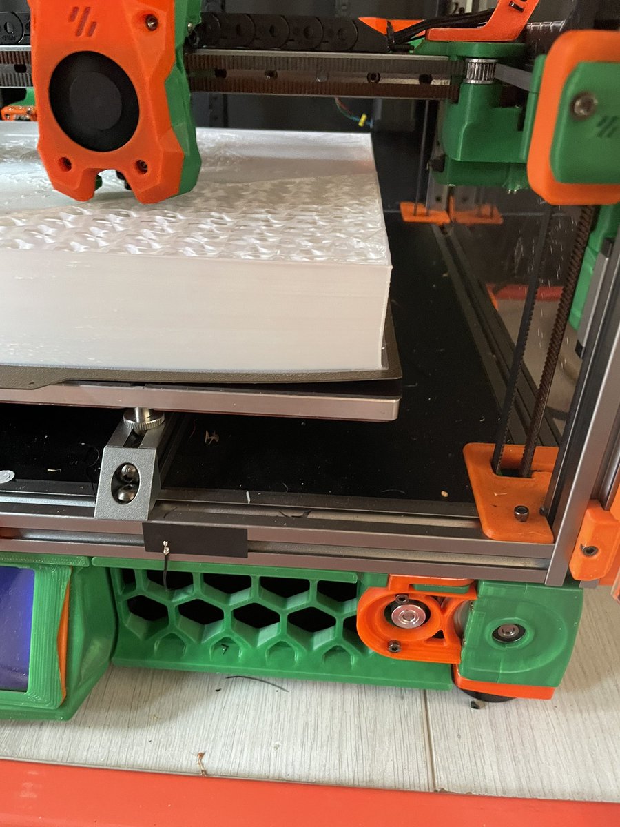 SWbAC_'s tweet photo. @CNC_Kitchen Just had same thing here with voron .. I believe leaving the doors open during this cold weather caused the shrink on the pei. https://t.co/7SMDNjoBdC