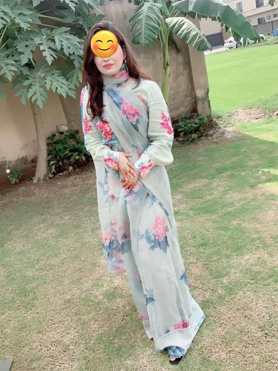 zimalkhans's tweet image. I'm 5.3foot how tall are you?