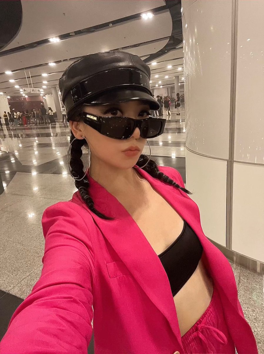 Lexixxi_'s tweet photo. The Maneskin show in Singapore was absolutely amazing!

27.11.23 Singapore expo

#måneskin #maneskin #maneskinofficial #måneskintour #maneskinfans #rushtour #rushworldtour #damianodavid #victoriadeangelis #thomasraggi #ethantorchio #concert #tour #live #singapore #rock https://t.co/kuYpoBdSbJ