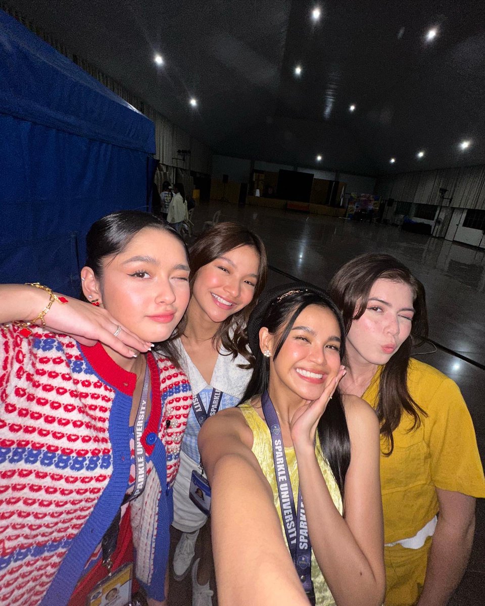 imzephanie's tweet photo. Excited na si Sue bumalik sa school bukas! ✨🤩🎶

#SoundTrip https://t.co/5q83Fp7a1d
