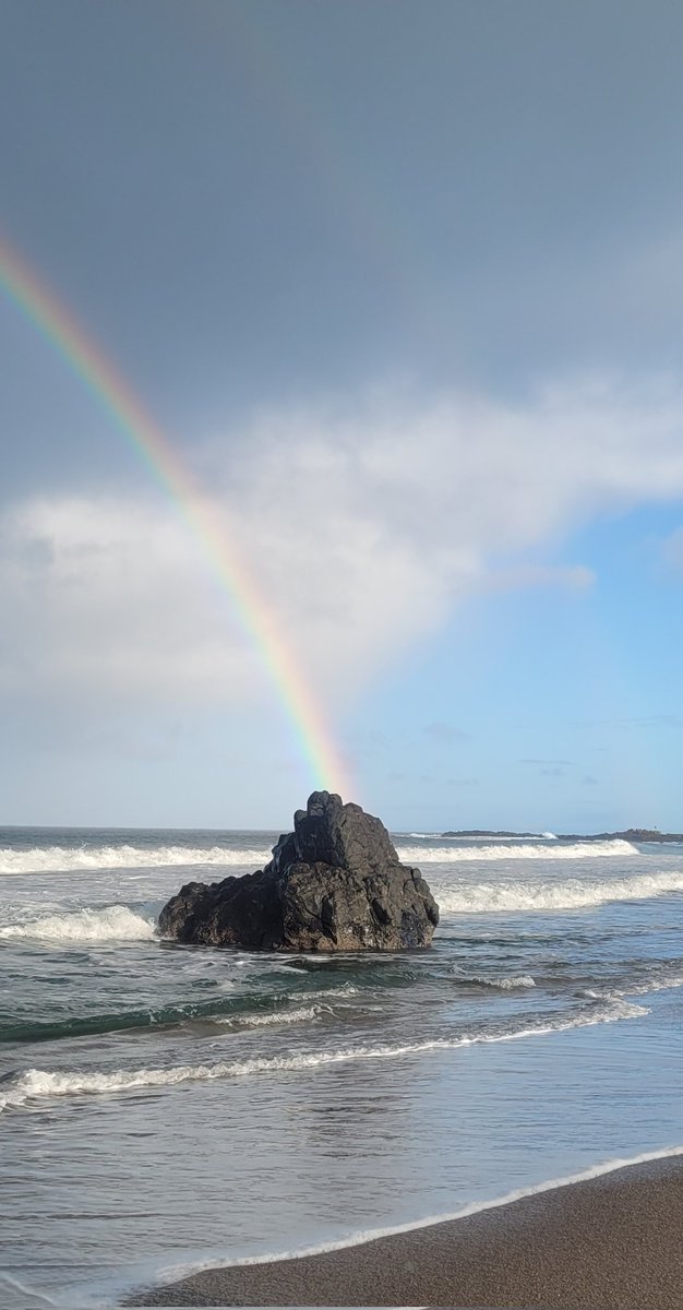 UnaCunningham4's tweet photo. Pot of gold - Ballycastle ❤ https://t.co/m0Dunf9ydW
