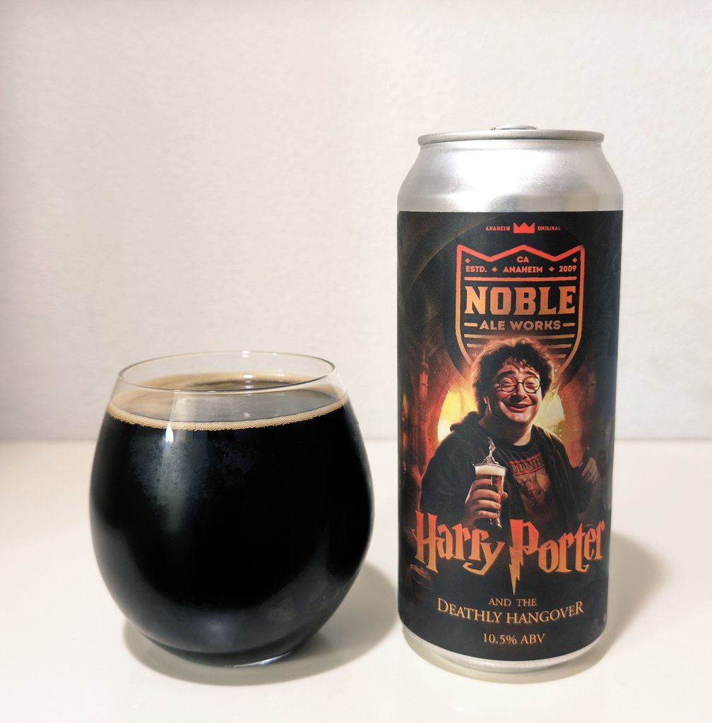 hirataka_toyu's tweet photo. ハリー・ポーターと死の二日酔い #NobleAleWorks
原題:Harry Porter and the Deathly Hangover
死の秘宝のパロです。だが、かなり美味しい。
漆黒。コーヒーやチョコのような焙煎香。強い苦みと甘み。バルティックポーターなのでalc.10.5%なのに飲みやすい。
ポーター君いい表情。
#クラフトビール https://t.co/doxc2buqOg
