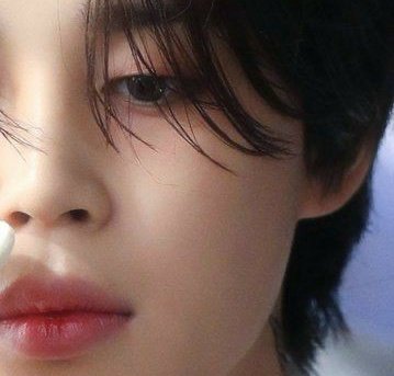 itsmahekkk's tweet image. a video thread of jimin's lips because they have a fandom of their own