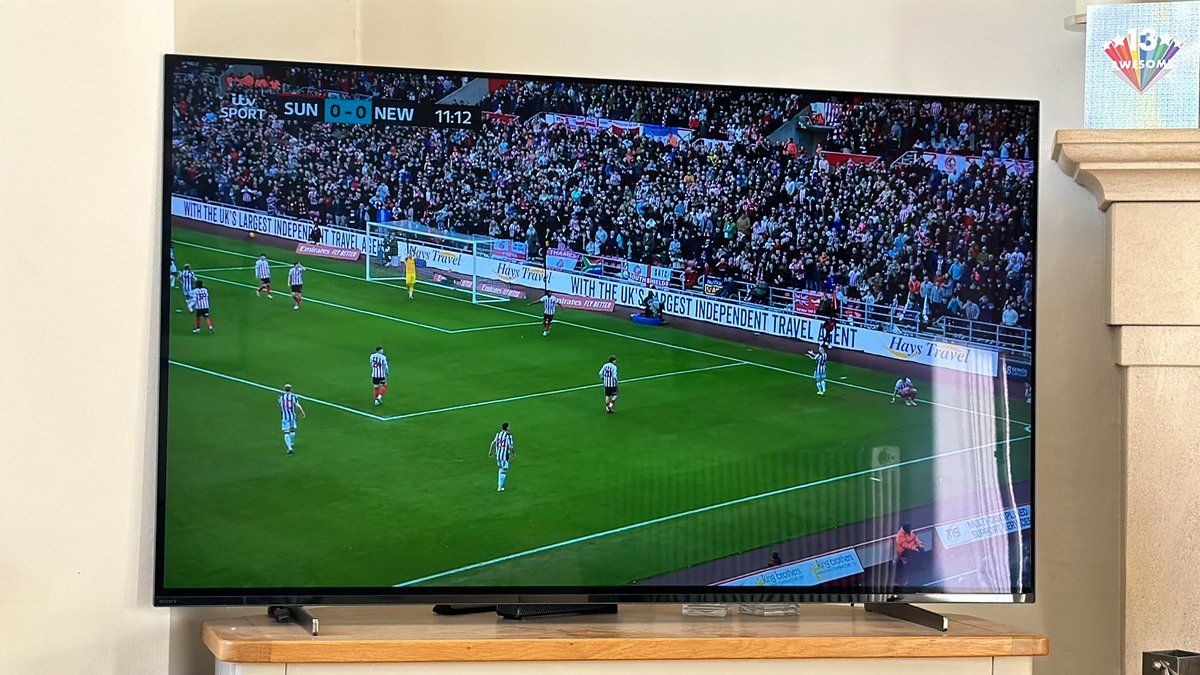 SamSnapper's tweet image. Can you ask @NUFC to change shirts? Bit of a kit clash going on @ITVSport