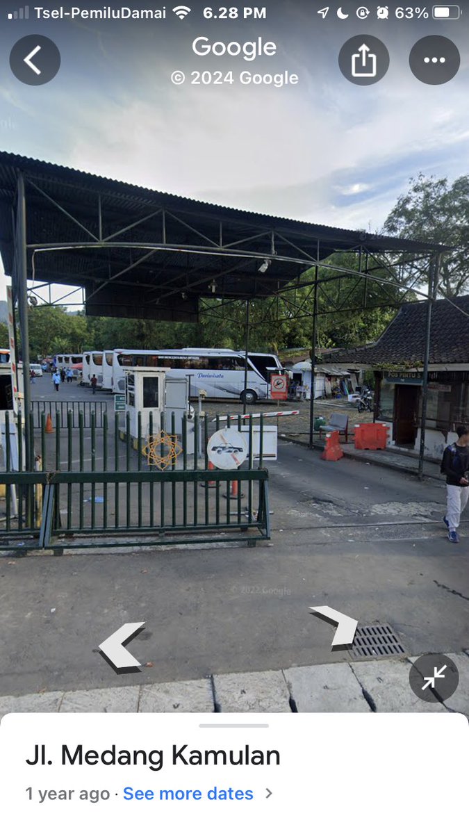 merapi_uncover's tweet photo. Mohon bantuannya teman-teman🥺🙏🏻

Telah hilang Motor Scoopy nopol AB 3401 MR. Informasi terakhir, motor dititipkan di depan parkiran Candi Borobudur (seperti digambar) setelah kejadian kecelakaan tadi malam.

Dan kemudian, sekitar pukul 21.00 ada 2 orang yang mengaku kerabat korban yg mengambil motor tersebut.

Apabila ada yang melihat atau mengetahui, teman-teman dapat menghubungi saya melalui DM atau 082329494788

Terimakasi atas bantuannya teman-teman, semoga lekas ditemukan🙏🏻 | @prsmwnda