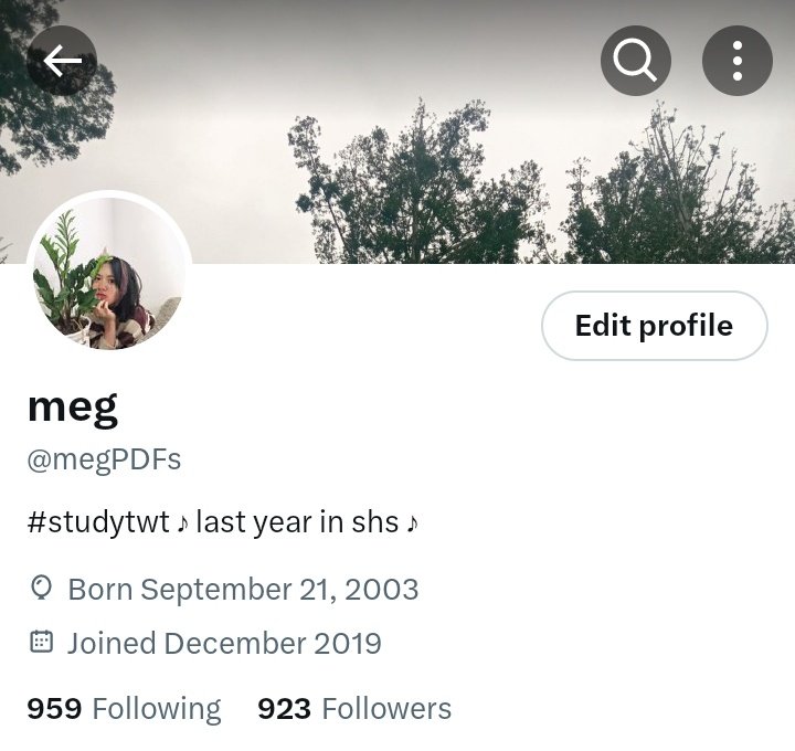 megPDFs's tweet image. kayaknya baru kemarin gue nangis gk masuk PPDB jalur prestasi