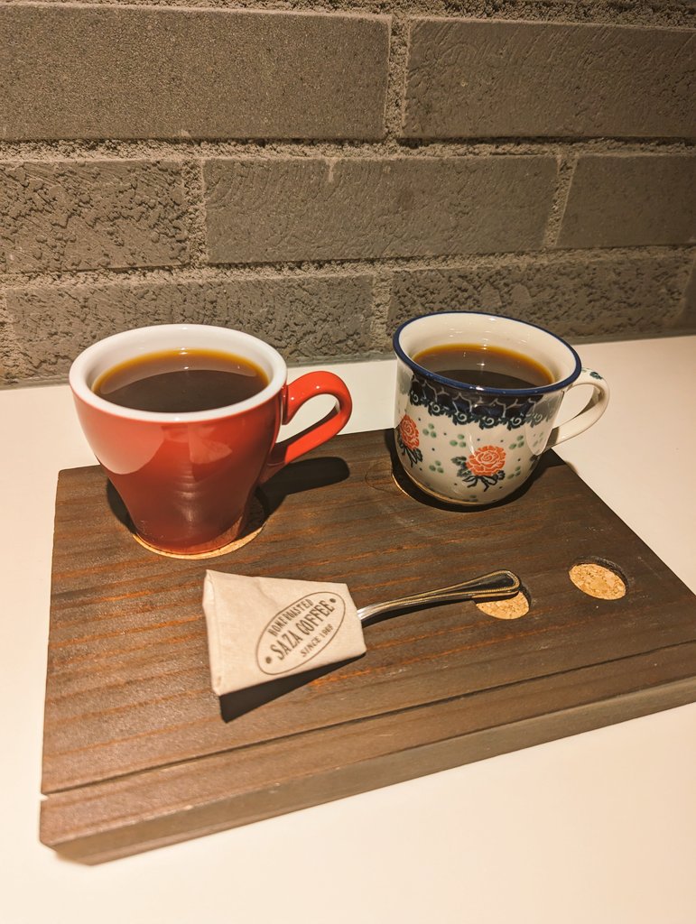 CroasterSelect's tweet image. 本日はサザコーヒーさんのパナマゲイシャ エスメラルダ マリオを頂きてきました!(写真右側)

華やかな香りとスッキリした口当たり、カラメルのような後味で最高の一杯でした☕

#サザコーヒー