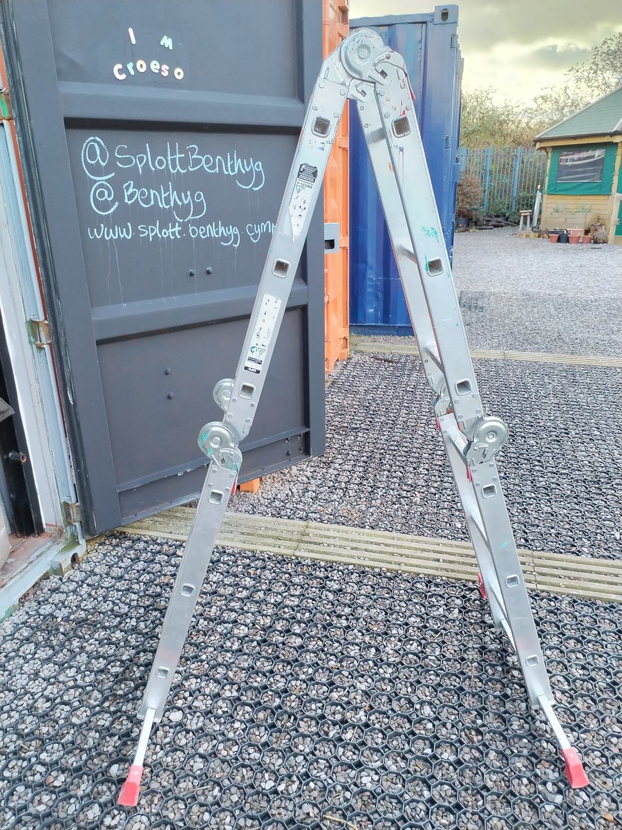 Adjustable, multi purpose ladders returned today from a @benthyg member who was decorating over the festive period

Only £3 for a week's borrow
#BorrowDontBuy