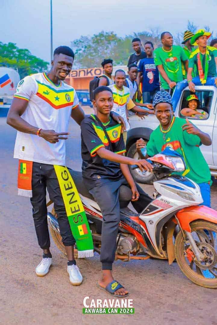 Ivoirowsky's tweet image. Les Sénégalais mobilisés à #Yamoussokro ou il y'a une forte communauté. #CAN2023