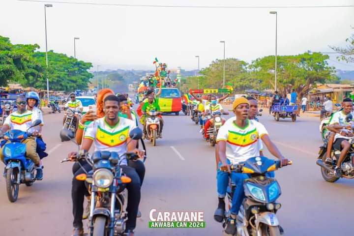 Ivoirowsky's tweet image. Les Sénégalais mobilisés à #Yamoussokro ou il y'a une forte communauté. #CAN2023