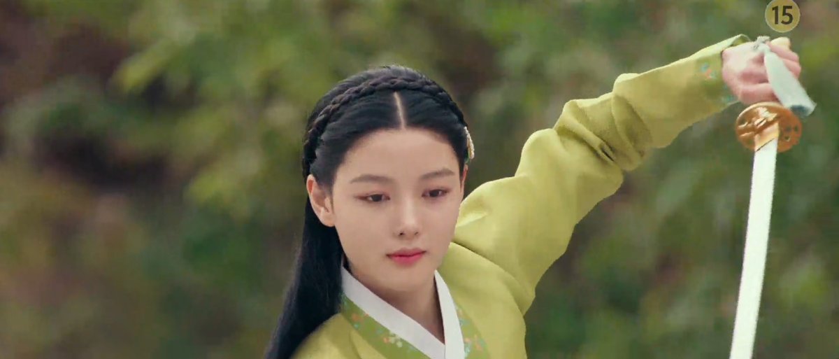 kdramamiss's tweet photo. yoojung as wolshim is so gorgeous i'd fall for her too #MyDemon #MyDemonEp12 https://t.co/ZJeE3qFq4p