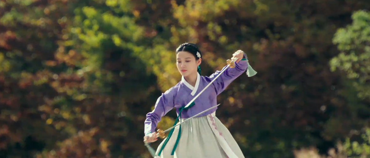 kdramamiss's tweet photo. yoojung as wolshim is so gorgeous i'd fall for her too #MyDemon #MyDemonEp12 https://t.co/ZJeE3qFq4p