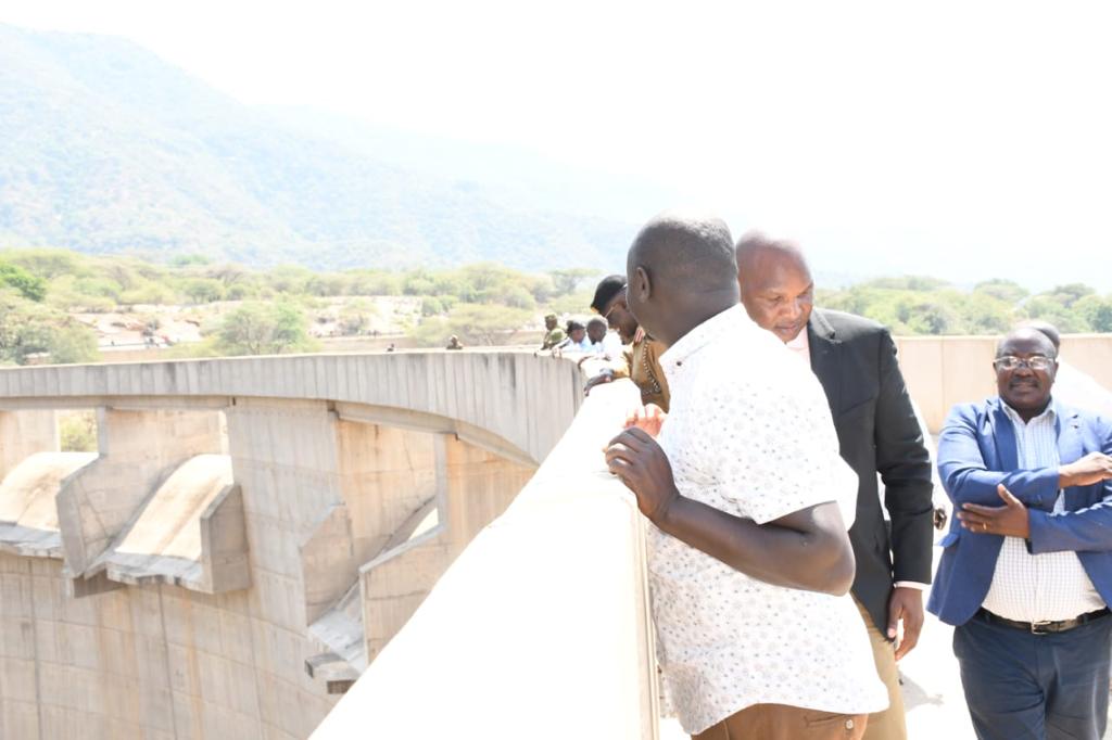 SimonKachapinK's tweet photo. Today I hosted Interior PS Dr. Raymond Omollo and Farouk Kibet at Turkwel, to assess the proposed site for construction of the new state lodge along the scenic banks of Turkwel Gorge Dam in Riting, Endugh Ward, which is expected to improve security and foster development. https://t.co/vpwpvGyS5o