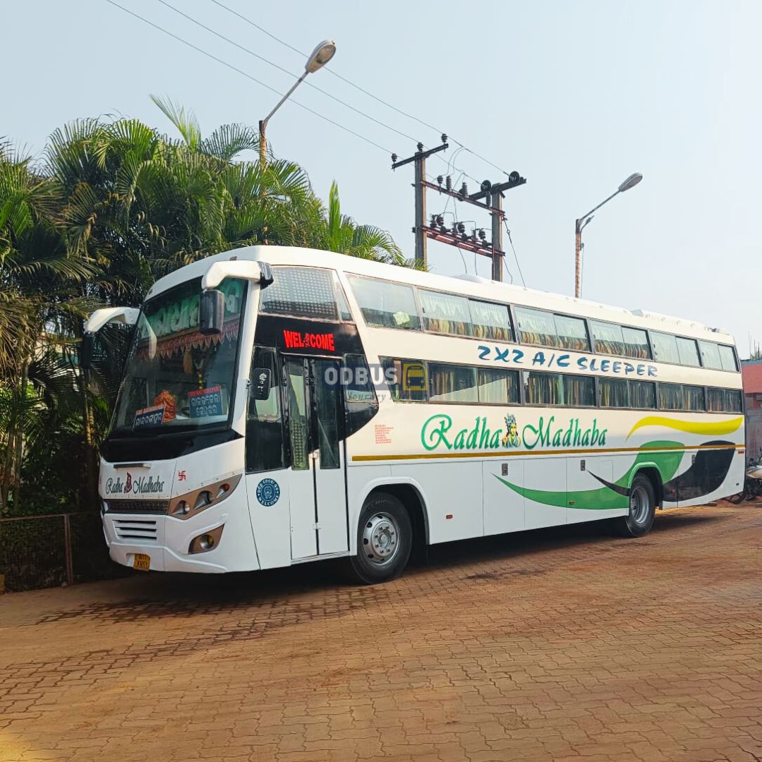 ODBUSOfficial's tweet photo. 💁♀️Radhamadhab Bus🚌
Route👉Baripada to Rourkela
Bus Type👉2+2 Non AC Sleeper + Seater
VIA👉Bisoi, Rairangpur
Location Touch👉#Bisoi, #Begunia, #Rairangpur, #Jashipur, #Singada, #Keonjhar, #Pallahara, #Barkote, #Rajamunda
Book your bus tickets🚌& experience the comfort & luxury! https://t.co/nowvzvY4Kt