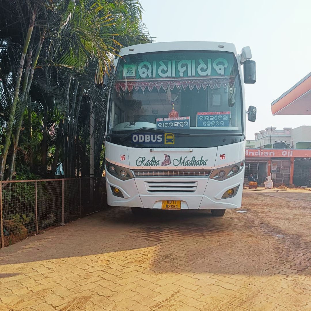 ODBUSOfficial's tweet photo. 💁♀️Radhamadhab Bus🚌
Route👉Baripada to Rourkela
Bus Type👉2+2 Non AC Sleeper + Seater
VIA👉Bisoi, Rairangpur
Location Touch👉#Bisoi, #Begunia, #Rairangpur, #Jashipur, #Singada, #Keonjhar, #Pallahara, #Barkote, #Rajamunda
Book your bus tickets🚌& experience the comfort & luxury! https://t.co/nowvzvY4Kt