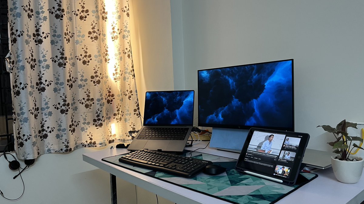 rahul_solanki27's tweet image. Make every day count.✍️
#workspace #PersonalWorkspace