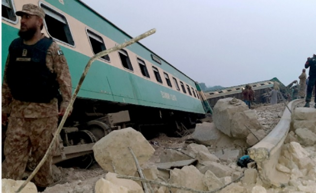Sachkahoon's tweet photo. Jodhpur-Bhopal Train Accident: पटरी से उतरी पैसेंजर ट्रेन, आपातकालीन संपर्क नंबर जारी https://t.co/7KajwU0GVs

#KotaTrainAccident #TrainAccident #RajasthanNews #JodhpurBhopalTrainAccident #IndianRailways https://t.co/qAsaBtA05x