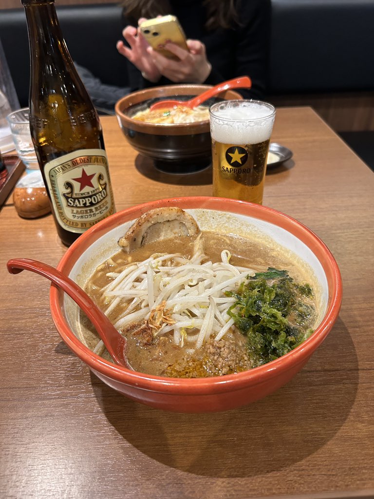dopism's tweet photo. 旅行前日に行き先決めた突然の下関旅行
ホテルすぐそばの田所商店の信州味噌ラーメンのチャーシュートッピング
サッポロ赤星もいとうまし
#田所商店　#下関　#ラーメン https://t.co/Iv5kmyDMIo