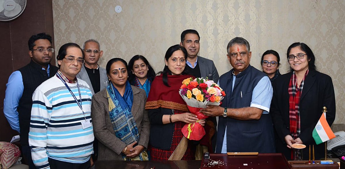 💐💐माननीय चिकित्सा मंत्री श्री गजेन्द्र सिंह जी को पदभार ग्रहण करने पर हार्दिक शुभकामनाएं l आपसे विनम्र निवेदन है की चिकित्सा विभाग की 20,000 प्रक्रियाधीन भर्तीयों की जल्द से जल्द पदस्थापन सुची जारी कर युवाओं को लाभान्वित करे l🙏🙏  <a href="/BhajanlalBjp/">Bhajanlal Sharma</a>  <a href="/GajendraKhimsar/">Gajendra Singh Khimsar</a>