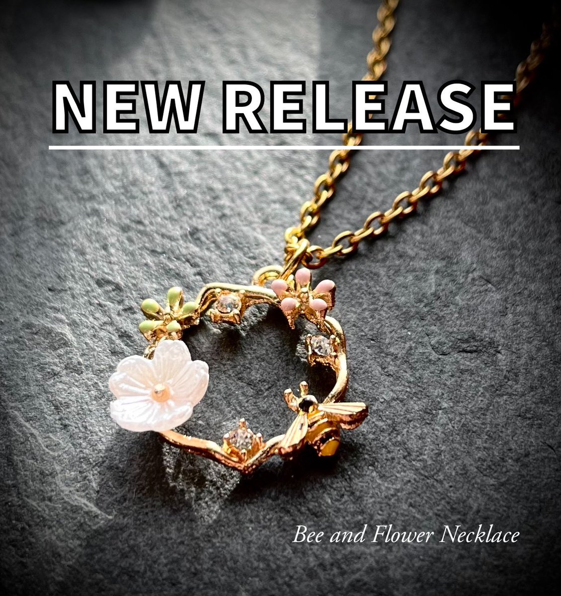fernlcreations's tweet photo. Tarnish resistant chain- Bee and Flower necklace- £10.75 in my 24hour January  sale 🤍

#etsy #sale #necklaceaddict #necklace #jewellery #bee #flower #SmallBusiness #supportsmallbusiness #outdoor #nature https://t.co/klNUHJzssm