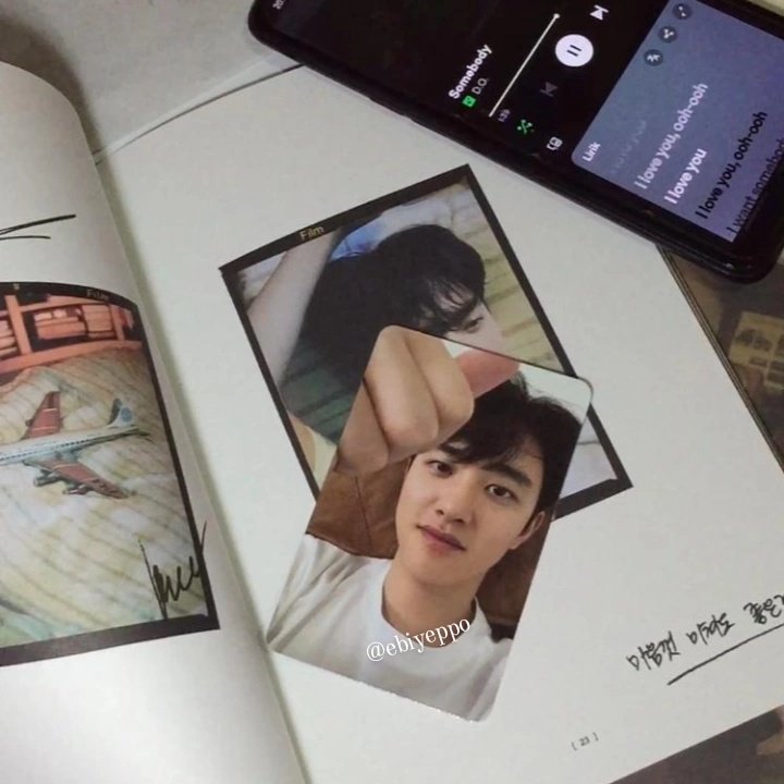 Jadi ri kemaren kan aku beli dua album kyungsoo yg versi note ini, dan dua-duanya dapet pc kyungsoo rebahan.  Disini ada eri atau dandanies dari kalimantan kah? Kalau ada mau aku bagi ajah free buat eri yang deket, itung itung syukuran birthday do kyungsoo hehe 🥰🌷