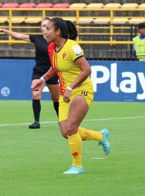 womentransfer's tweet photo. Let's remember that if Ana Mile arrives at Millonarios. Millonarios would be taking one of the most similar stars in Europe. Many consider her the successor of Catalina Usme https://t.co/RxAylM4p9J