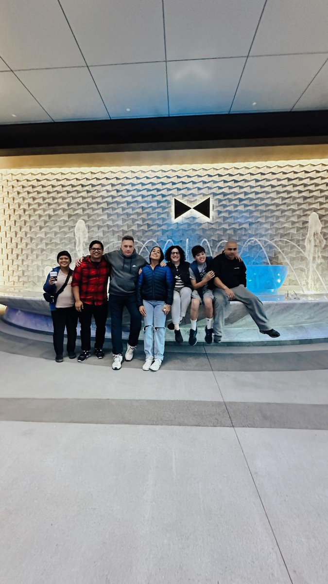 oliviaa_agnew's tweet photo. family trip to vegas ❤️🎄to visit my filipino family 🥰 https://t.co/NgCSHMhov7