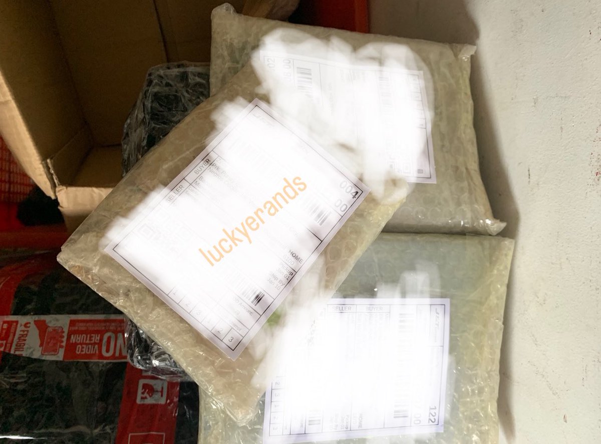 luckyerands's tweet photo. Late update > pickup for sco today done, kindly check your shopee for updates. Will continue packing tonight 

- cbv3 sealed sco 
- enhypen sg24 tingi
- svt sg24 tingi sco

[ J&amp;t direct ] — packed &amp; waiting for pick up
- cbv3 
- svt  and enha sg24 

changing of mod is possible https://t.co/5PXFxpg92V