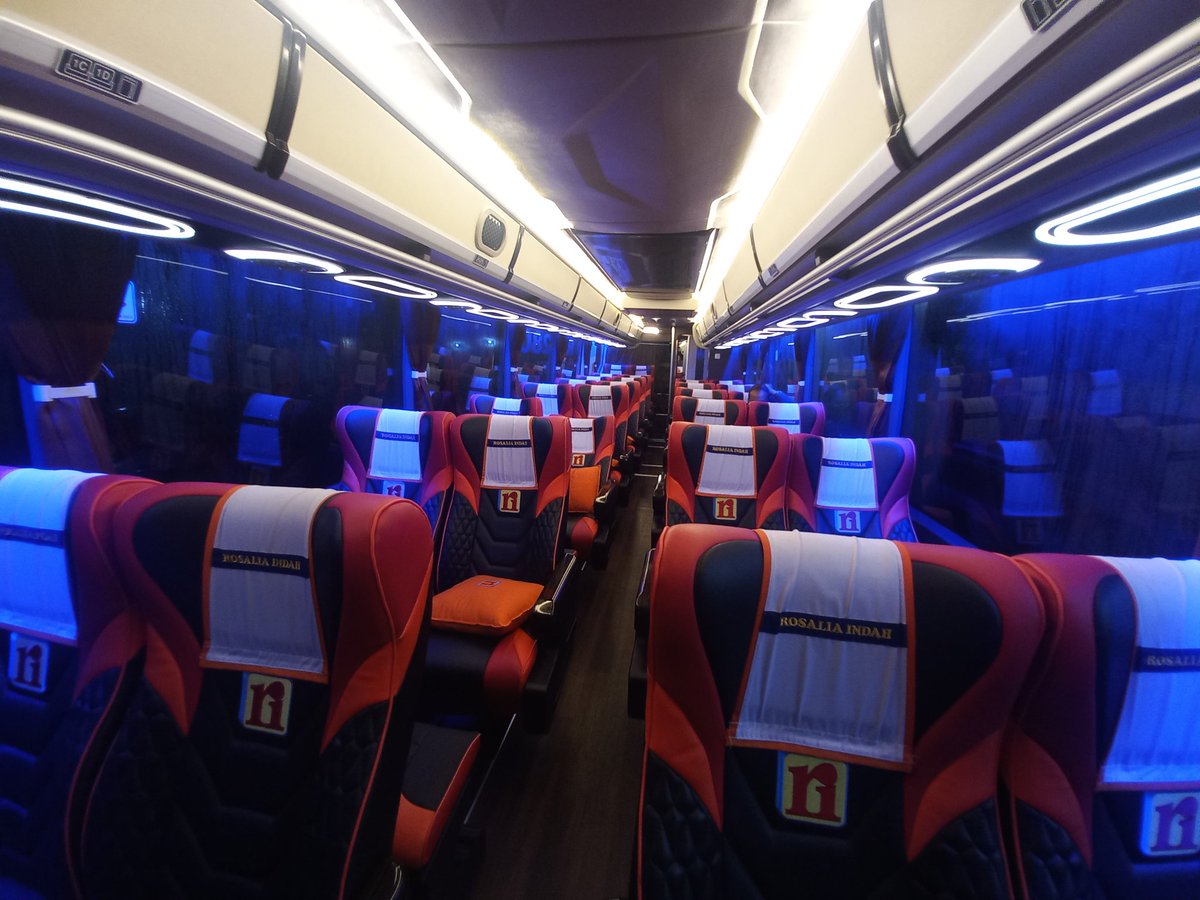 Azha_Nugraha's tweet photo. Trip 5 Januari 2024 
(Surabaya-Solo) 

Rosalia Indah 3129
Executive Plus Seat 2-2 (28 seats)
Jurusan: Malang-Solo-Wonosobo-Purwokerto Via Bawen
Chassis: Hino RM 280 ABS
Body: Skylander R22 (New Armada) https://t.co/dzx4IDXnPQ
