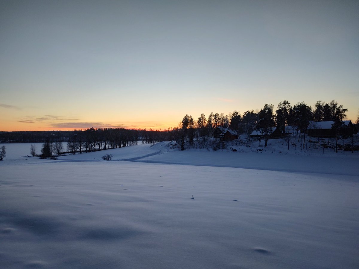 HenrikOKarlsson's tweet photo. Härligt väder för en frisk promenad ute i naturen 😊 #vinter #esbo #köld https://t.co/RFHXirG3ns