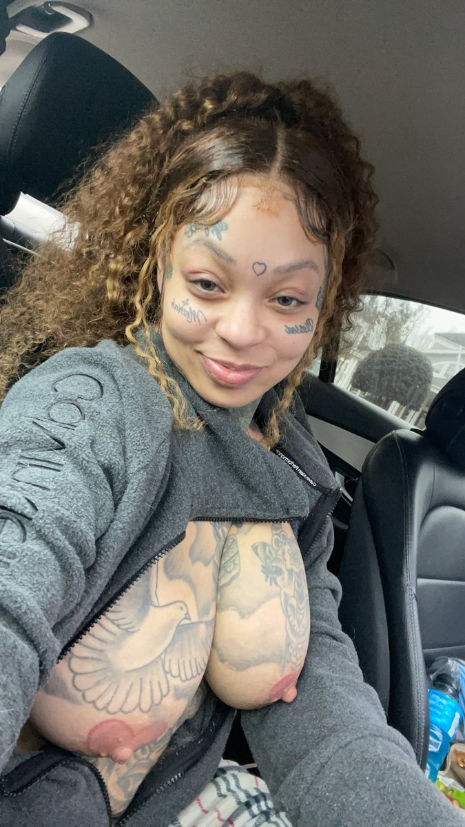 No makeup 🫣😂 am I still fuckable? Yes or no