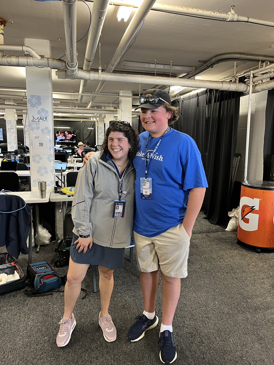 beachLoveM22's tweet photo. @TheSentry Wish we were there again this year! A year ago, your staff, the professional golfers, and the PGA staff made our son’s wish come true. We can’t thank you enough! @TheSentry @PGATOURComms @JordanSpieth @SRTheegala @JusinThomas34 @MakeAWish @MakeAWishHawaii https://t.co/Fr8DLL3wK4