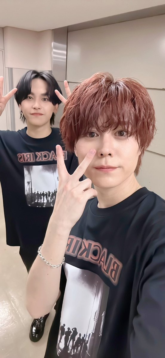 BLACKIRIS_hiro's tweet photo. 新体制BLACKIRIS始動じゃー！！

りゅうへい、ゆうきよろしくなー！😎
今年もいいスタート切れました✌️

みんな今年もよろしくね！🍎 https://t.co/SidU9HABho