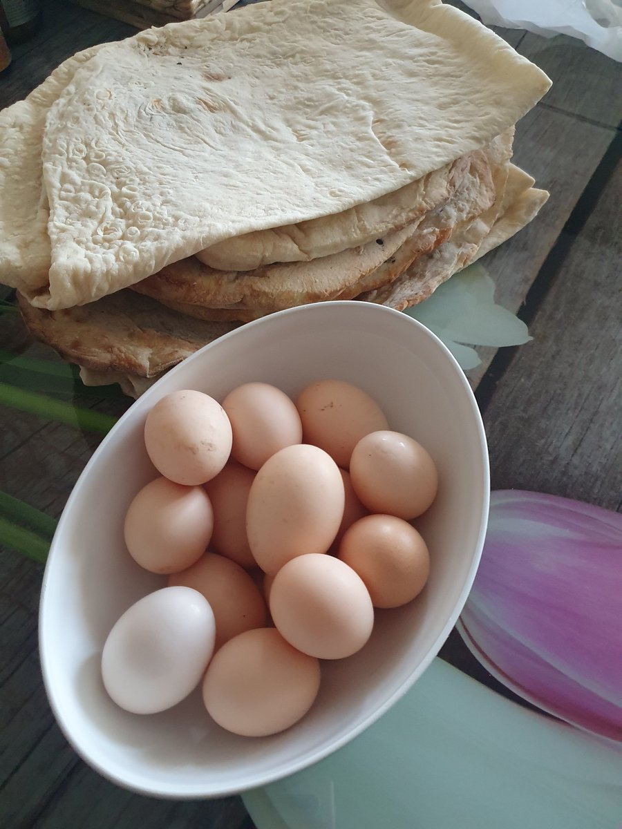 Doğuda öğretmen olmak ❤️
Ekmeğim, yumurtam, sütüm yoğurdum eksik olmuyor. 
Velilerim ve ogrencilerim eksik olmasın 🤍