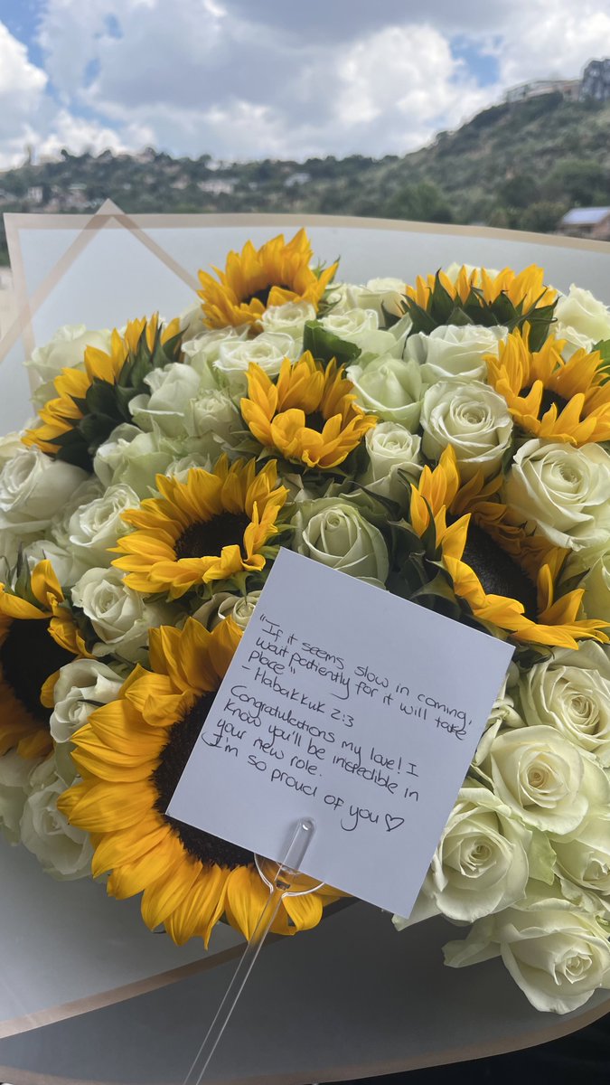 thandoau's tweet photo. what a joy to be loved. 💛 https://t.co/YyCl9hXeLt