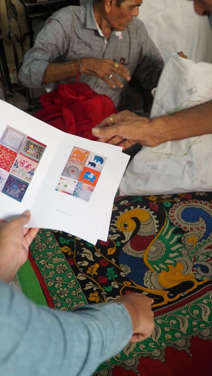 A lot of work has gone into getting the mural ready for Hamari Virasat, here are some glimpses from behind the scenes. Each of the 75 intricate fabric art pieces has been handmade by various organizations or individual textile artists across different regions of India.