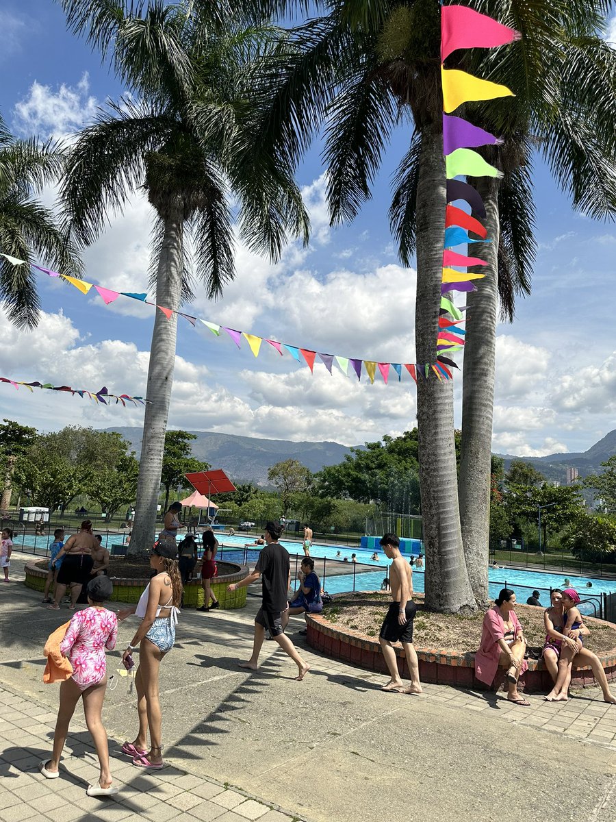 MiltonVasco's tweet image. El Aeroparque Juan Pablo II y el Parque Norte no solo son espacios de entretenimiento, sino las cunas de memorias imborrables. 
Aquí se crean recuerdos que perdurarán toda la vida, donde cada risa y cada aventura se convierten en piezas eternas de nuestra historia.