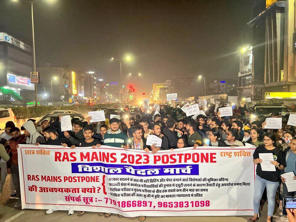 JATsunil00's tweet photo. हो जावो शुरू 🔘✅

#RAS_MAINS_आगे_करो 
#RAS_MAINS_आगे_करो #RAS_MAINS_आगे_करो https://t.co/5wiG4YZlbv