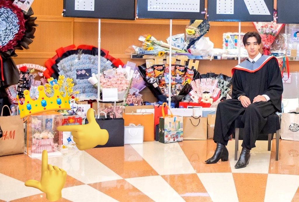 AClanni's tweet photo. Thank you very much for sharing, you can see my gift I gave to Perth @perthppe 
#KDPPE  #PerthTanapon #PERTHGraduation #GraduationPERTH https://t.co/j8ifcA4Voc