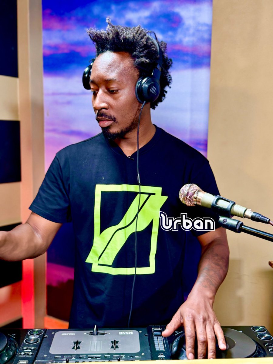 deejaycrim's tweet photo. In the mix itโs the turntable Guru @XfmUG #ignitionmix letโs have fun https://t.co/2VWDeaKl2b