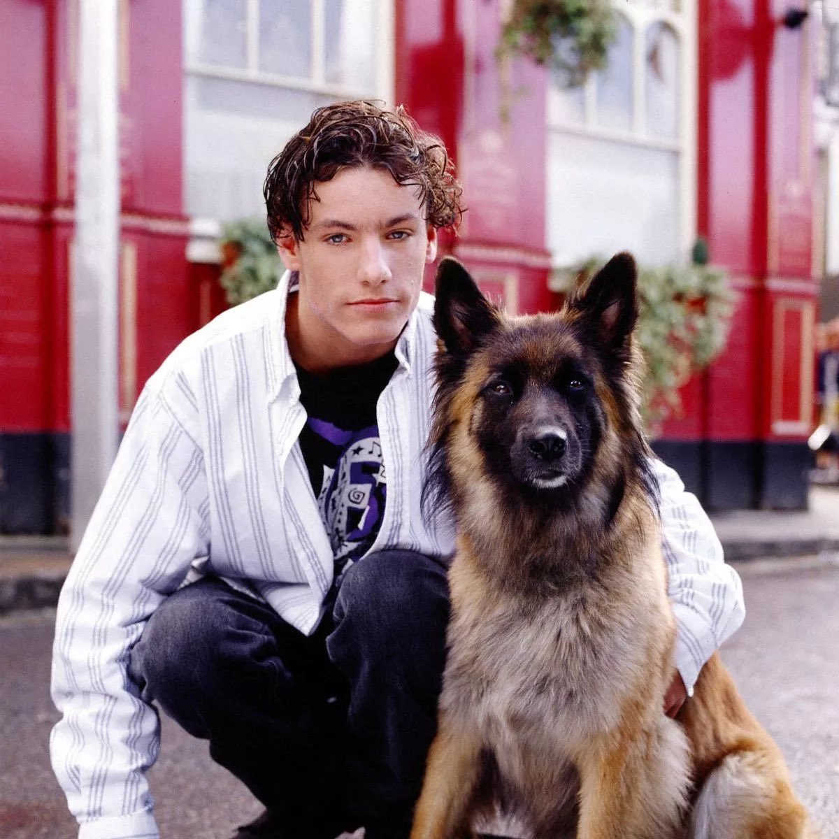 I remember Sunderland’s Ballard when he was the dog in Eastenders…

#SunNew #FACup