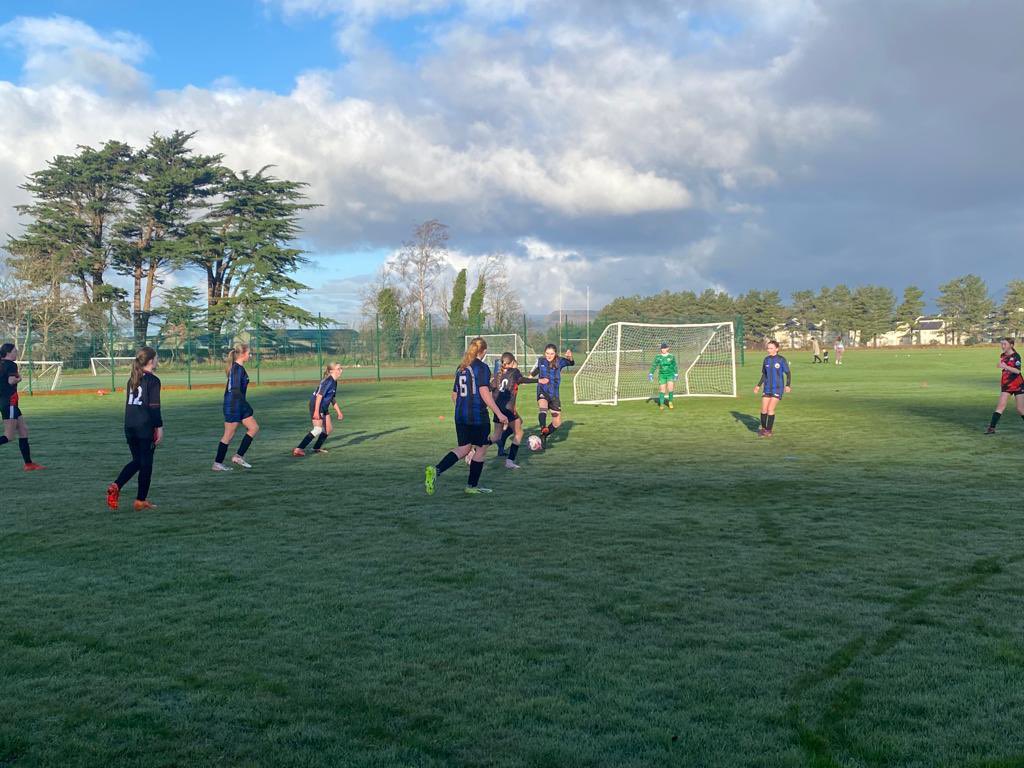 Tim o dan 13 

Cychwynoedd y merched 2024 hefo gêm cartref yn erbyn <a href="/M_Cpdi_LlanPG/">Merched CPD Iau Llanfairpwll</a> yn gynghrair <a href="/nwgfootball/">North Wales Girls Football League 🏴󠁧󠁢󠁷󠁬󠁳󠁿</a> gêm cystadleol drost ben hefor ddwy tim yn chwarae pel droed da.Port wnaeth cymryd yr tri pwynt hefo ddwy gol gan Charley 

🔴 2-1 🔵

⚽️⚽️Charley 

Sponsoredby  <a href="/babipur/">Babi Pur</a>