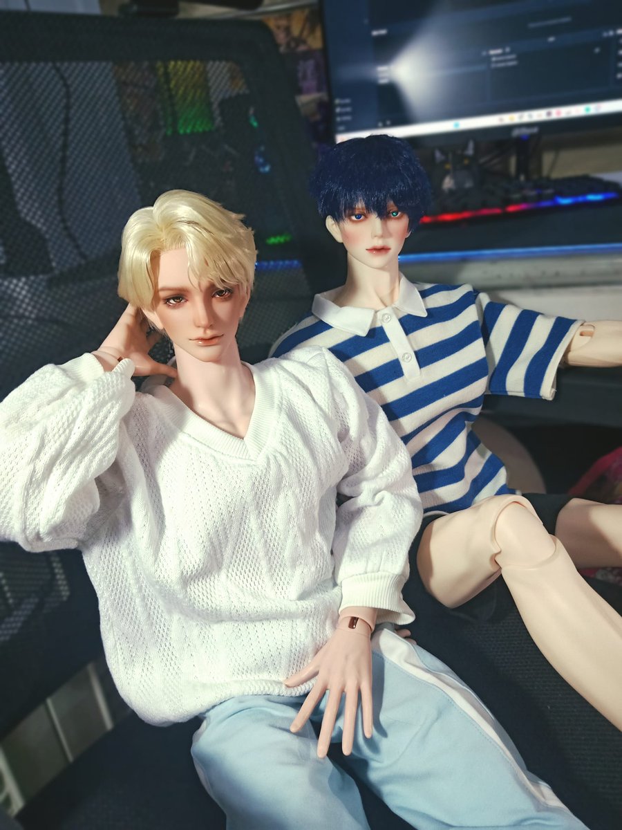 KRISSS_MYU's tweet photo. (เอาน้องคริสกับพี่เต้อ @Hunttter_MYU เวอร์ชั่นBJDมาฝากค้าบ เบลอไว้เผื่อมีคนกลัวตุ๊กตาน้า💦) https://t.co/FXUxukBxU6