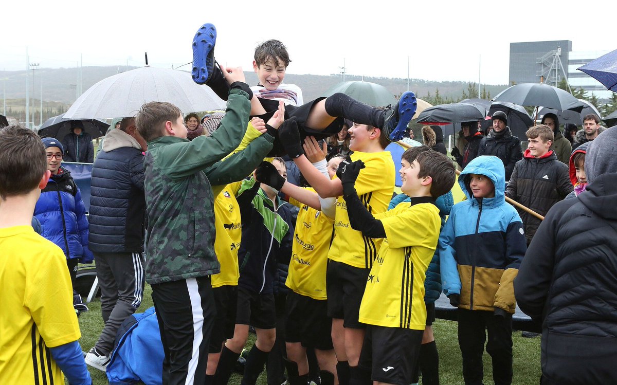 NoticiasNavarra's tweet photo. FOTOS | Mendialdea y Luis Amigó reinan e el Interescolar #Interescolar #Tajonar #InterescolarOsasuna https://t.co/pEj5pGQ5nk https://t.co/VMA32cevUb