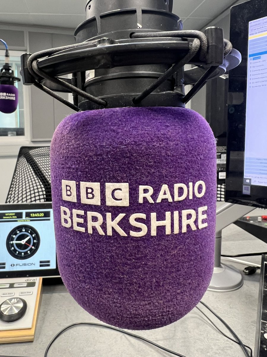 In the hot seat this afternoon for @BBCBerkshire Sport! Packed show! @Rams_RFC players @Atkins_Ben and @monye_ollie in the studio, preview of @MUFCYorkRoad v Bromley, racing, rowing, talking cricket with @Sonning_CC plus loads of @ReadingFC chat. From 2pm