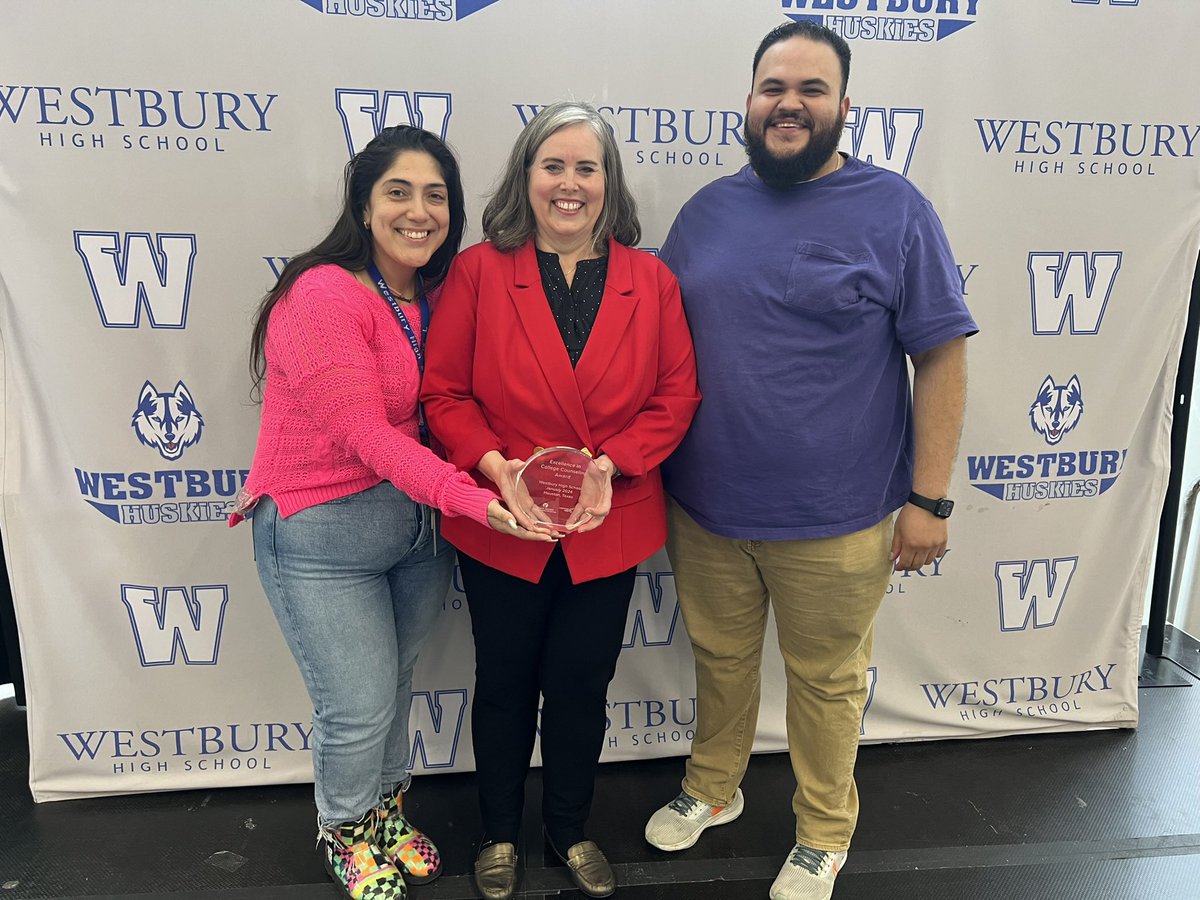 msdew_whs's tweet photo. Yesterday the Go Center Team received the 2024 Excellence in College Counseling Award, presented by @ReachHigher and @CommonApp, in conjunction with the College Football Playoff Foundation.  It was an incredible honor that recognizes the ongoing work we do with FGLI students. https://t.co/8POjtKVqid