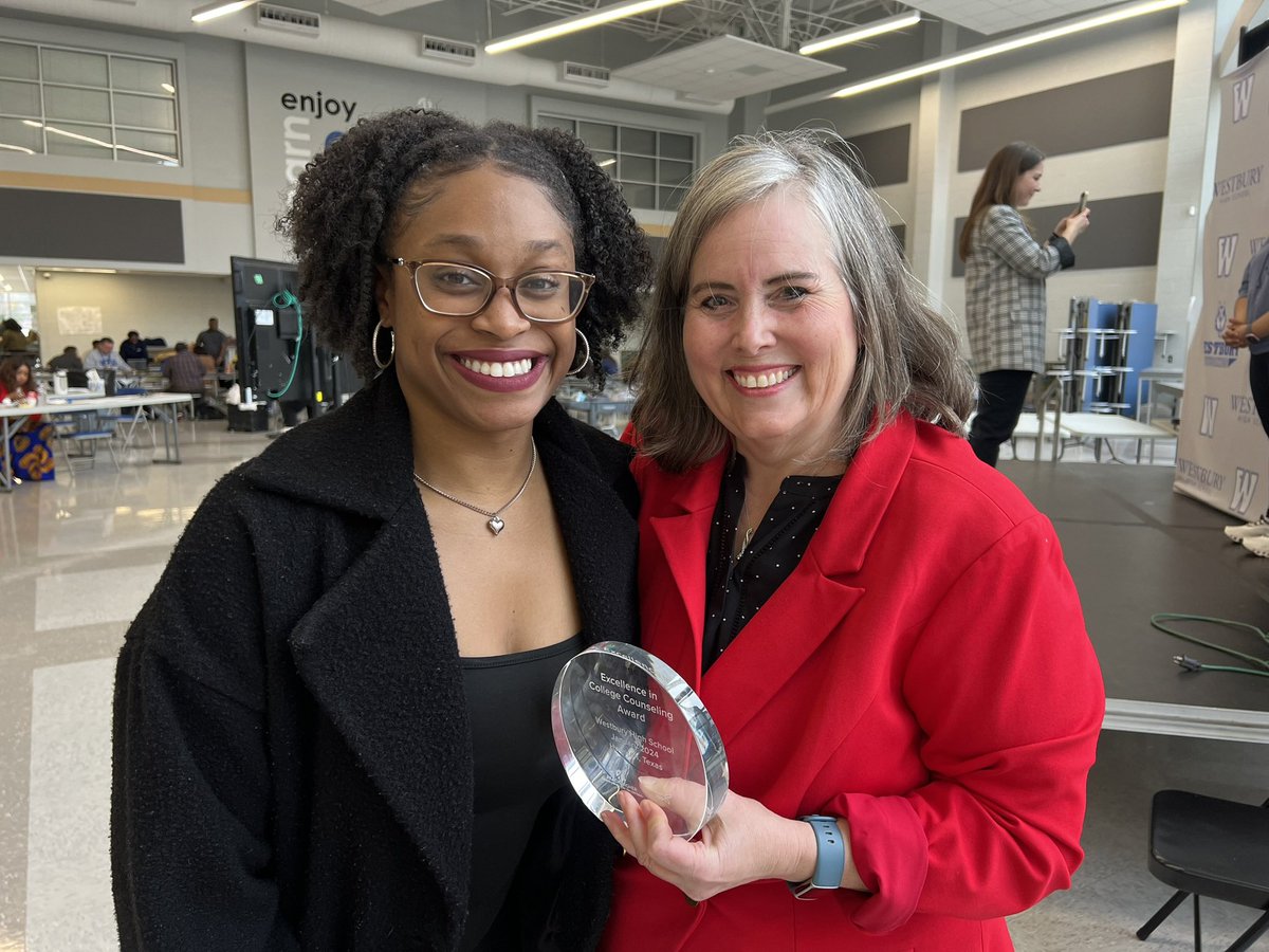 msdew_whs's tweet photo. Yesterday the Go Center Team received the 2024 Excellence in College Counseling Award, presented by @ReachHigher and @CommonApp, in conjunction with the College Football Playoff Foundation.  It was an incredible honor that recognizes the ongoing work we do with FGLI students. https://t.co/8POjtKVqid