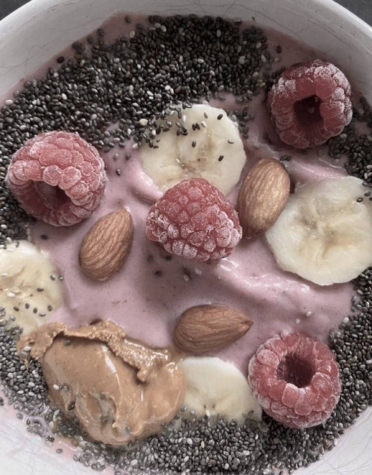 chanelkake's tweet photo. solo brunch ♡ https://t.co/1q8pGSnuzP