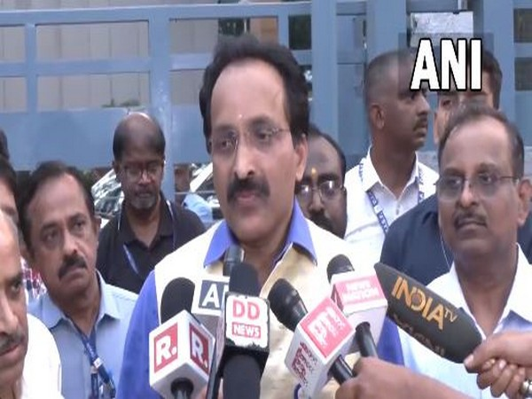 ani_digital's tweet photo. Understanding sun is important for world, not India alone: ISRO chief after Aditya-L1 enters final orbit
Read @ANI Story | https://t.co/SM5S41fEel
#AdityaL1 #ISRO #FinalOrbit https://t.co/8l6l6KAlxH